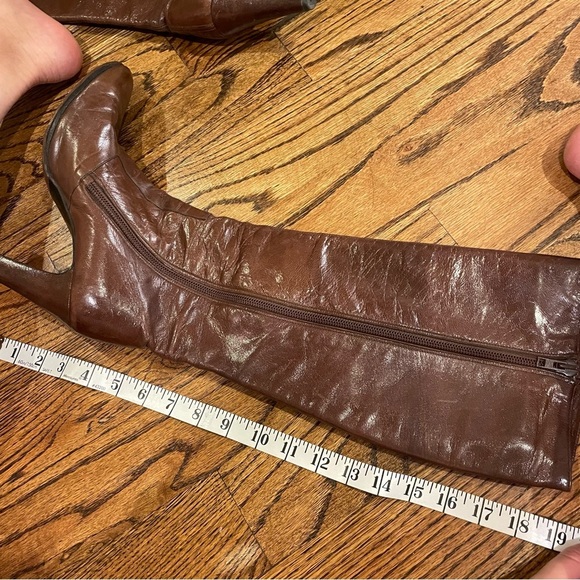 Elegant Brown Leather Knee-High Boots - Picture 8 of 11